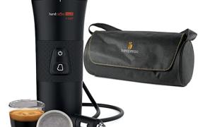 Handpresso – Coffret Cafetiere Senseo 24V CAMION Handcoffee Truck Set 21012, Machine a cafe CAMION à dosette Senseo avec sac et tasse. Cafetiere 24V camion pour Senseo.