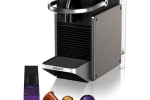 Nespresso Pixie Titane-Machine À Café Compacte & Kit De Bienvenue Nespresso Pixie Titane-Machine À Café Compacte & Kit De Bienvenue